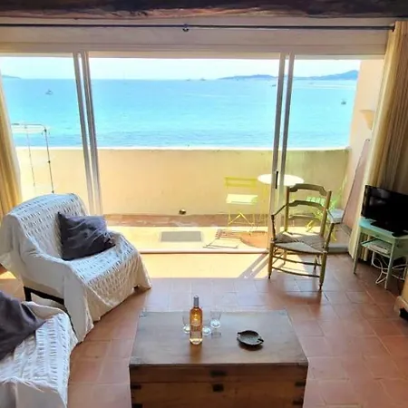 Luminous Cozy Cocoon With View Of The Gulf Lejlighed Grimaud